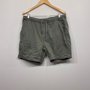 Faherty Men's Essential Drawstring Short in Green XL
